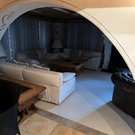 Alpina Apartment Klosters