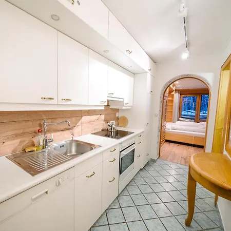 Alpina アパート *