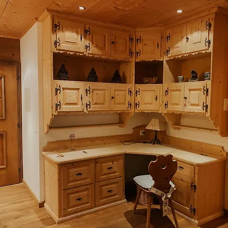 Alpina クロスタース