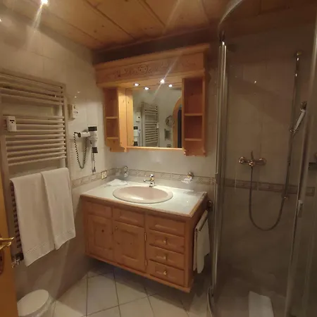 Alpina * クロスタース