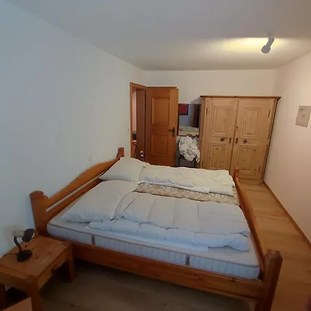 アパート Alpina クロスタース